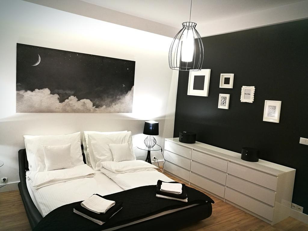 Black&White Apartment- Wierzbowa 5 Познан Екстериор снимка